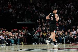 媒体人:开拓者需要运动型45号位 杨瀚森在NBA的空间会被继续挤压