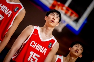 媒体人谈U18男篮:尽管我们有自身问题 但确实被FIBA裁判搞乱心态