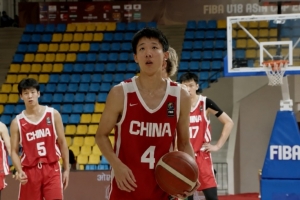 外出深造!媒体人:两所北美顶尖篮球学校已向张宇辰发出诚挚邀约