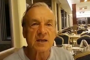 贝宁助教:尽管乘坐经济舱折腾25小时,但参加梅西告别赛是值得的