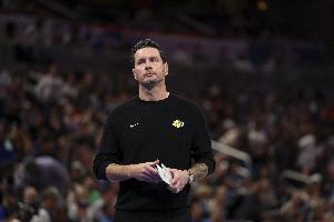 雷迪克:扎威和塞布尔很早就为防守定下基调 侧翼球员表现都很棒
