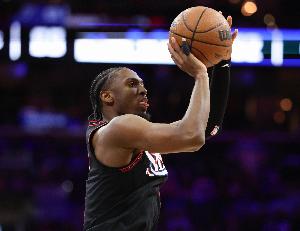 媒体人:我一直认为马克西会是队内得分王 他打无球时非常高效