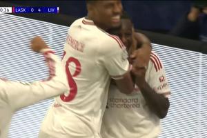 利物浦4-0领先林茨!弗林蓬破门