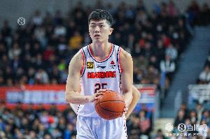 替补表现不错!张皓嘉8中4&三分4中2得8分4板 正负值+18